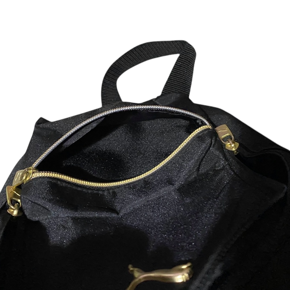 PUMA ~ Unisex Adult Sling Bag
Black & Gold
11” x 6” x 3.5” - Picture 11 of 11